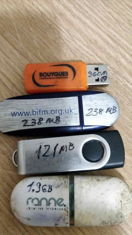 Photo of free Pen drives (Stockwell SW9) #1