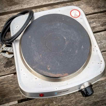 Photo of free Single plate electric hob unit (Emsworth PO10) #2
