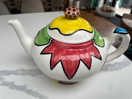 Photo of free teapot and espresso cups and saucer (Furzedown Tooting) #1