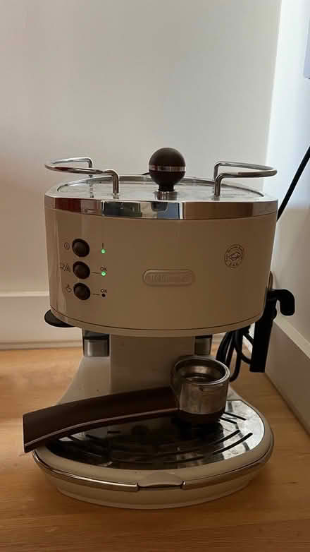 Photo of free DeLonghi coffee maker (Nunhead) #1
