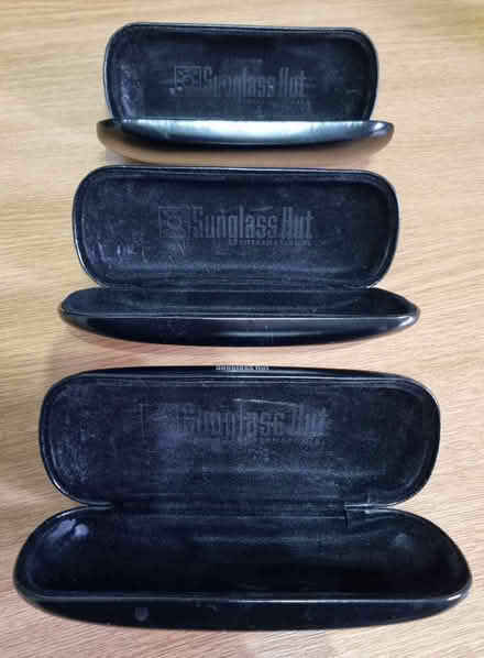 Photo of free 3 x glasses cases (black) (Hencote SY1) #2