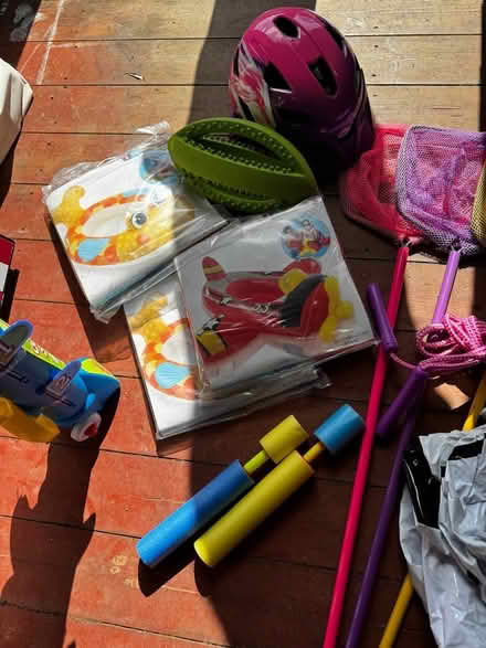 Photo of free Outdoor/pool Toys (LE7 Ratcliffe on the Wreake) #2