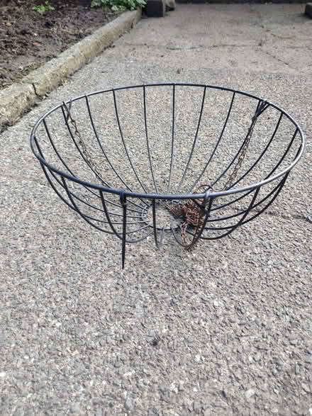 Photo of free Hanging basket (BD18 Shipley) #1