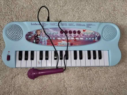 Photo of free 'Frozen' keyboard (Banner Cross S11) #1
