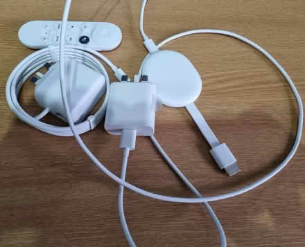 Photo of free Google Chromecast (white) (Hencote SY1) #1