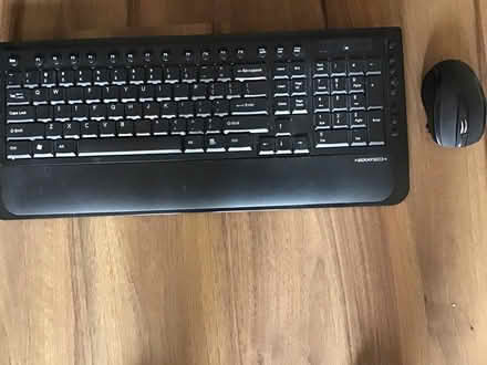 Photo of free Wireless mouse and keyboard (Yonge and Sheppard) #1