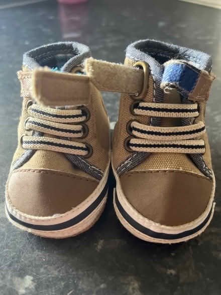 Photo of free baby shoes (Surrey docks farm) #2