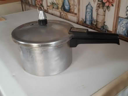 Photo of free Pressure cooker (Wokingham RG40) #1