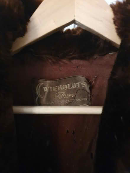 Photo of free Fur vintage coat (N4 Finsbury park) #4