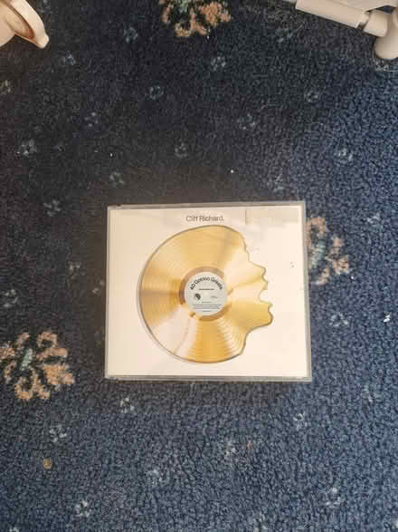 Photo of free Cliff Richard 2 cd set (DY6) #2