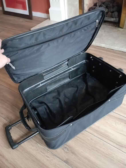 Photo of free carry-on luggage (Ulverley Green B91) #2