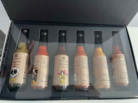 Photo of free Hot sauce gift set (SE4) #2