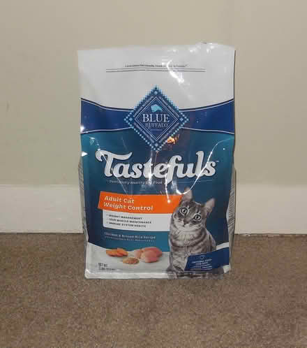 Photo of free Adult weight control cat food (Mount Washington) #1