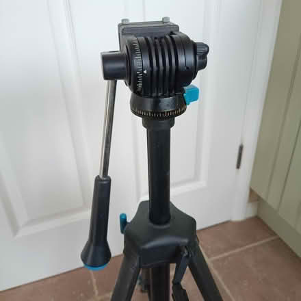 Photo of free Camera tripod (Haldens AL7) #3