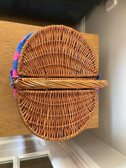 Photo of free Small Picnic Basket (Fareham PO16) #3