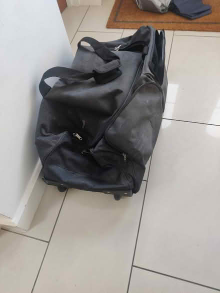 Photo of free travel bag with wheels (Northwood HA6) #1