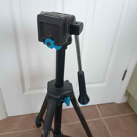 Photo of free Camera tripod (Haldens AL7) #2
