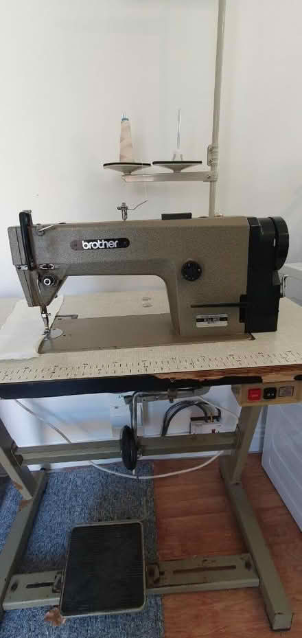 Photo of this sewing machine (E17) #1