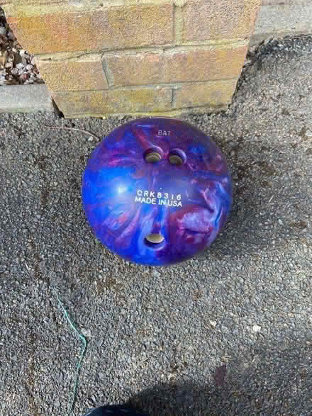 Photo of free Bowling ball (Wokingham RG40) #1