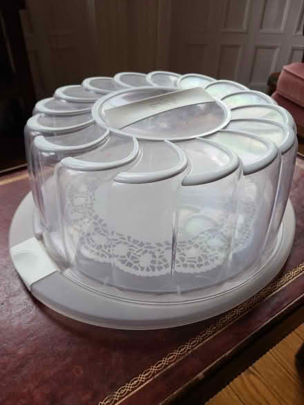 Photo of free Plastic cake display/carrier (Back bay, Boston) #2