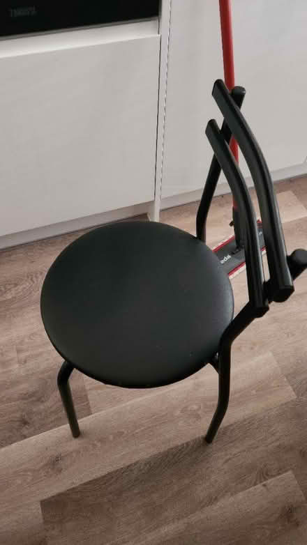 Photo of free Table and 4 chairs (CT12) #4