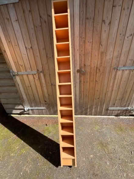 Photo of free CD tower (Woofferton SY8) #1