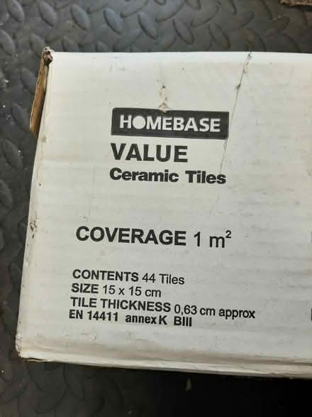 Photo of free White Square Wall tiles (Chessington KT9) #2