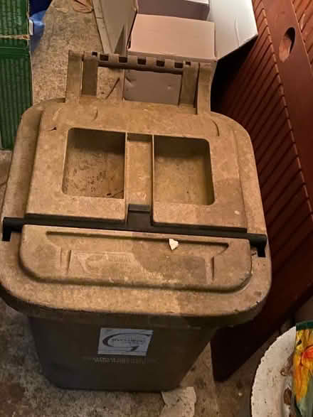 Photo of free Bin gwastraff bwyd - Food waste bin (Glanadda LL57) #1