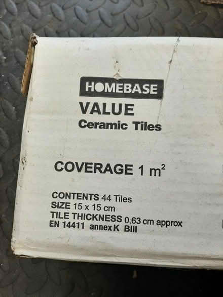 Photo of free White Square Wall tiles (Chessington KT9) #2