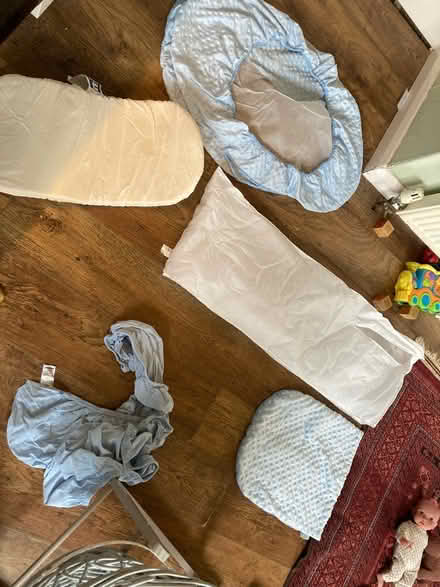 Photo of free Moses basket, stand and sheets (S8 woodseats) #3