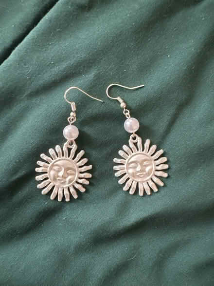 Photo of free Silver earrings (Mission Hill) #1