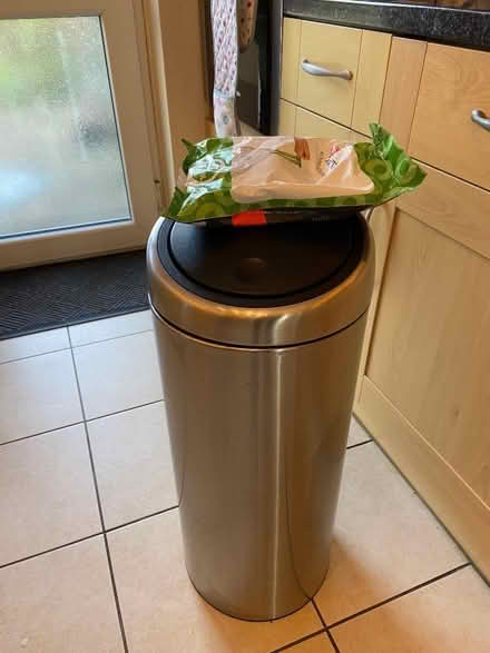 Photo of free Kitchen Bin (Whitnash CV31) #1