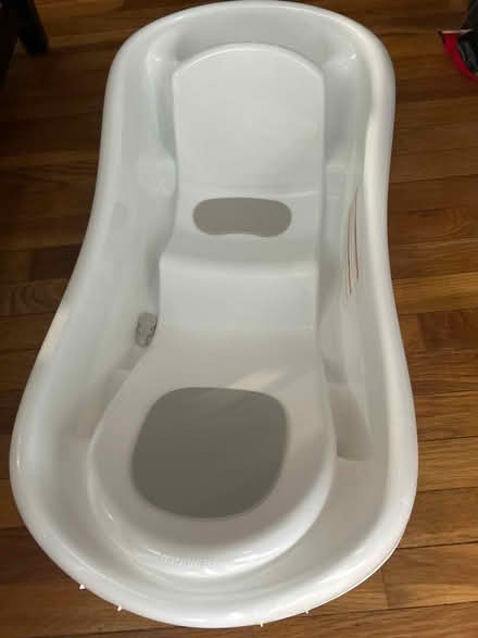 Photo of free baby bathtub (Hyattsville) #1