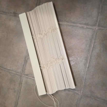 Photo of free Small venetian blind (Charlbury OX7) #1