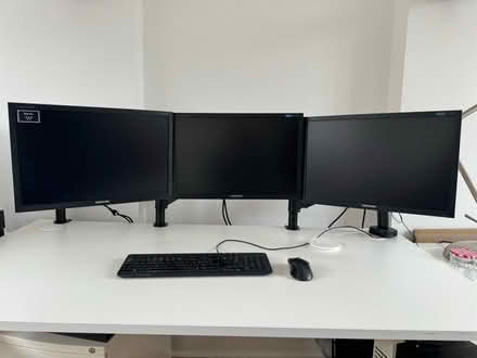 Photo of free Three Samsung computer screens (Carnaby Street W1) #1
