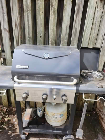 Photo of free Gas grill (Cap Hill 20002) #1