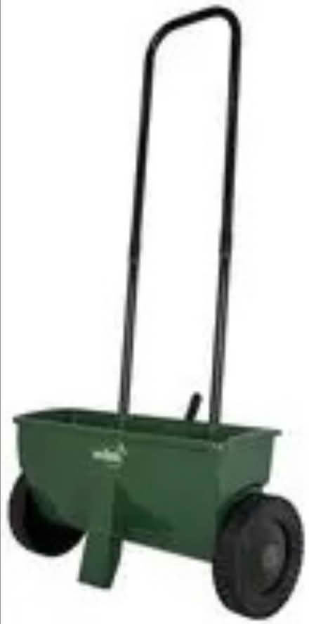 Photo of garden seed spreader (Hazlemere HP15) #1