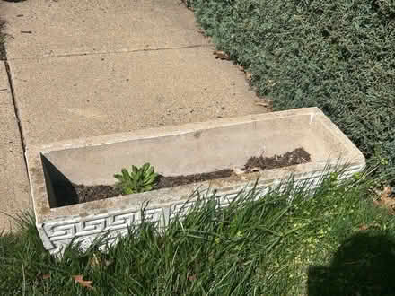 Photo of free Concrete outdoor planter (Academy Hill area/Warrenton) #1