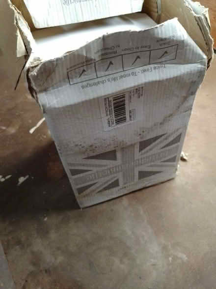 Photo of free White Flat Gloss tiles. 6" X 6". 34 total (Anstey LE7) #3