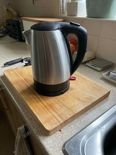 Photo of free Electric kettle (Deeside CH5) #1