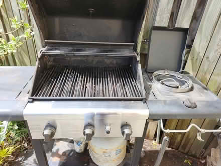 Photo of free Gas grill (Cap Hill 20002) #2