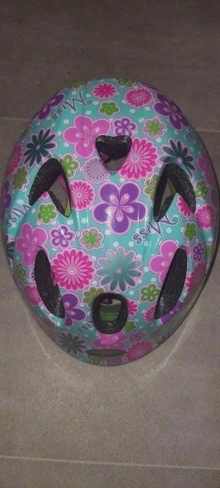 Photo of free Kid Raleigh Helmet (Leeds LS11) #4
