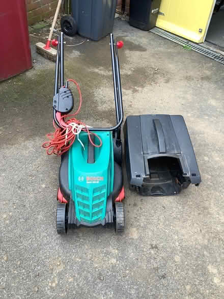 Photo of free Lawnmower burnt out motor (Tilehurst Road RG1) #1