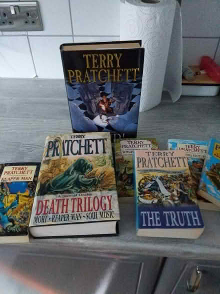 Photo of free Terry pratchett books (Waterlooville PO8) #1