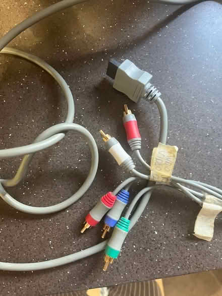 Photo of free Component HD AV cable to connect HD TV to Wii or Wii U (Brighouse HD6) #1