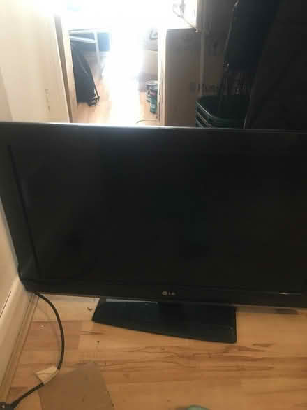 Photo of free LG 32inch TV W6 (Ravenscourt Park W6) #2