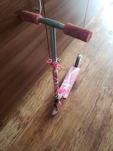 Photo of free Girls scooter (Camberley GU15) #1