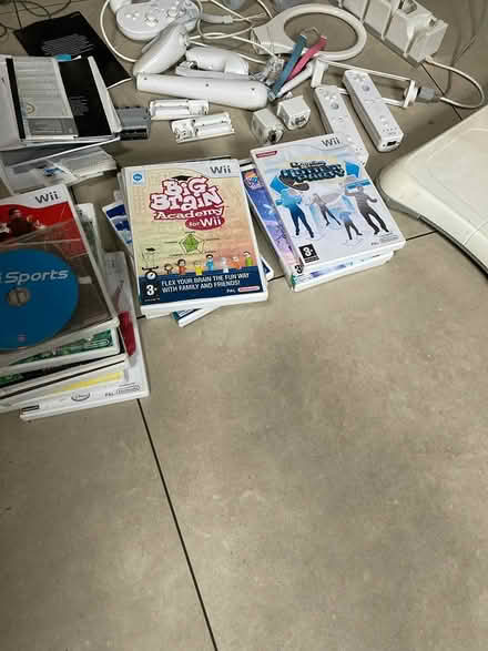 Photo of free Nintendo Wii, accessories games etc (Dorking/Holmwood) #4