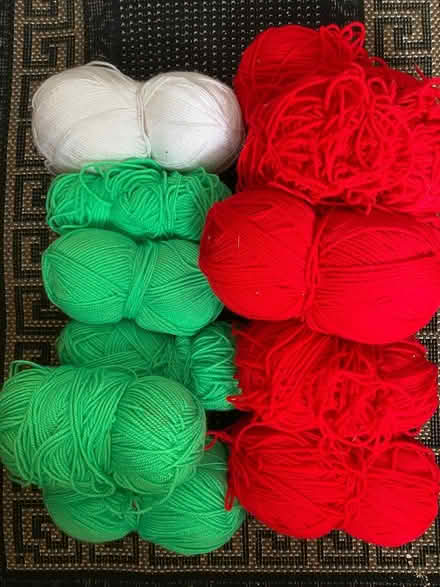 Photo of free UV Reactive Wool (CT9) #1