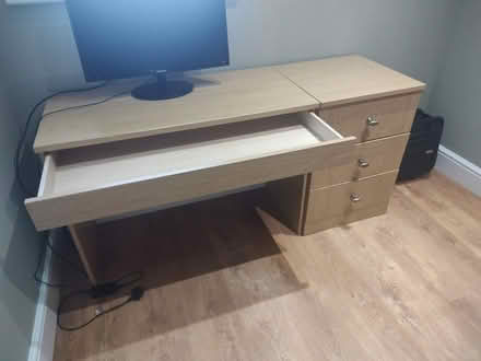 Photo of free Desk (Broxbourne EN10) #2